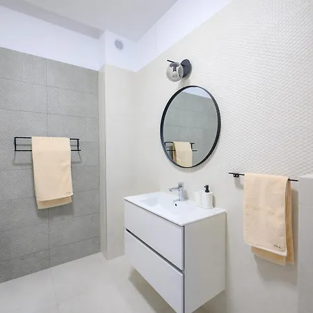 Luxury Tes 아파트