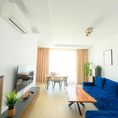 Luxury Tes 아파트